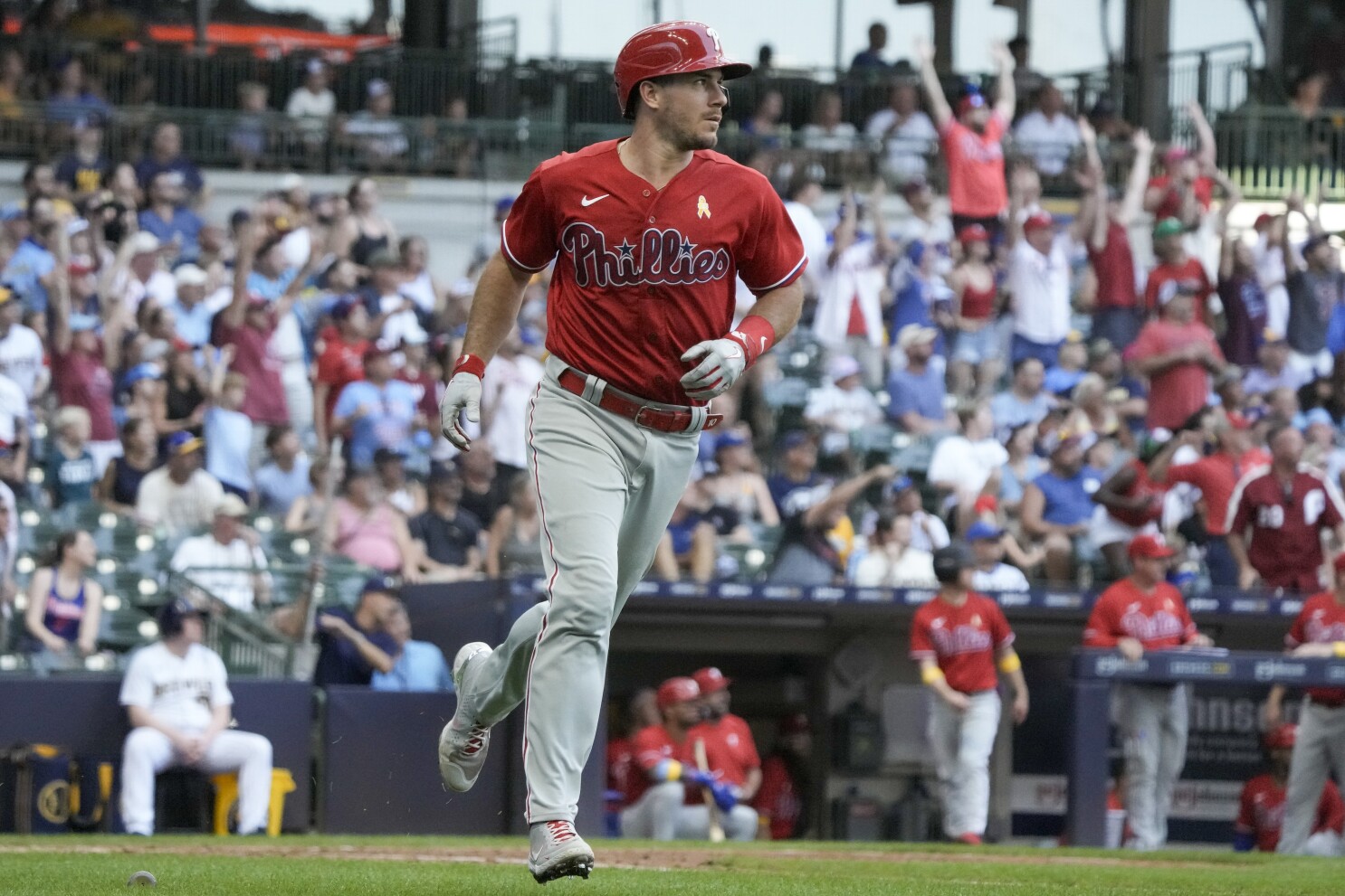 Turner, Castellanos, Realmuto slug 2-run homers as Phillies beat