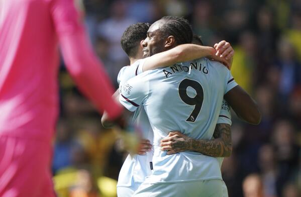 Man City 5-0 Newcastle: Sterling puts City three points clear of Liverpool  in title bid