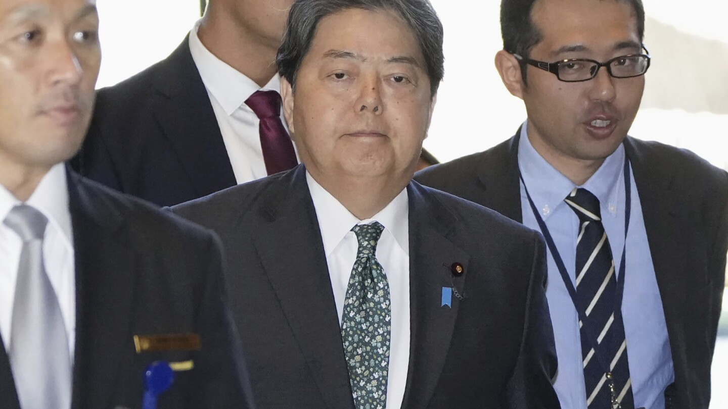 Японският министър-председател Кишида смени 4-ма министри, свързани със скандала със средствата за киша, за да ограничи щетите за партията