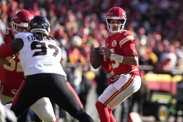 Chiefs head to Pittsburgh on Christmas hoping to lock up the top seed in  the AFC | AP News