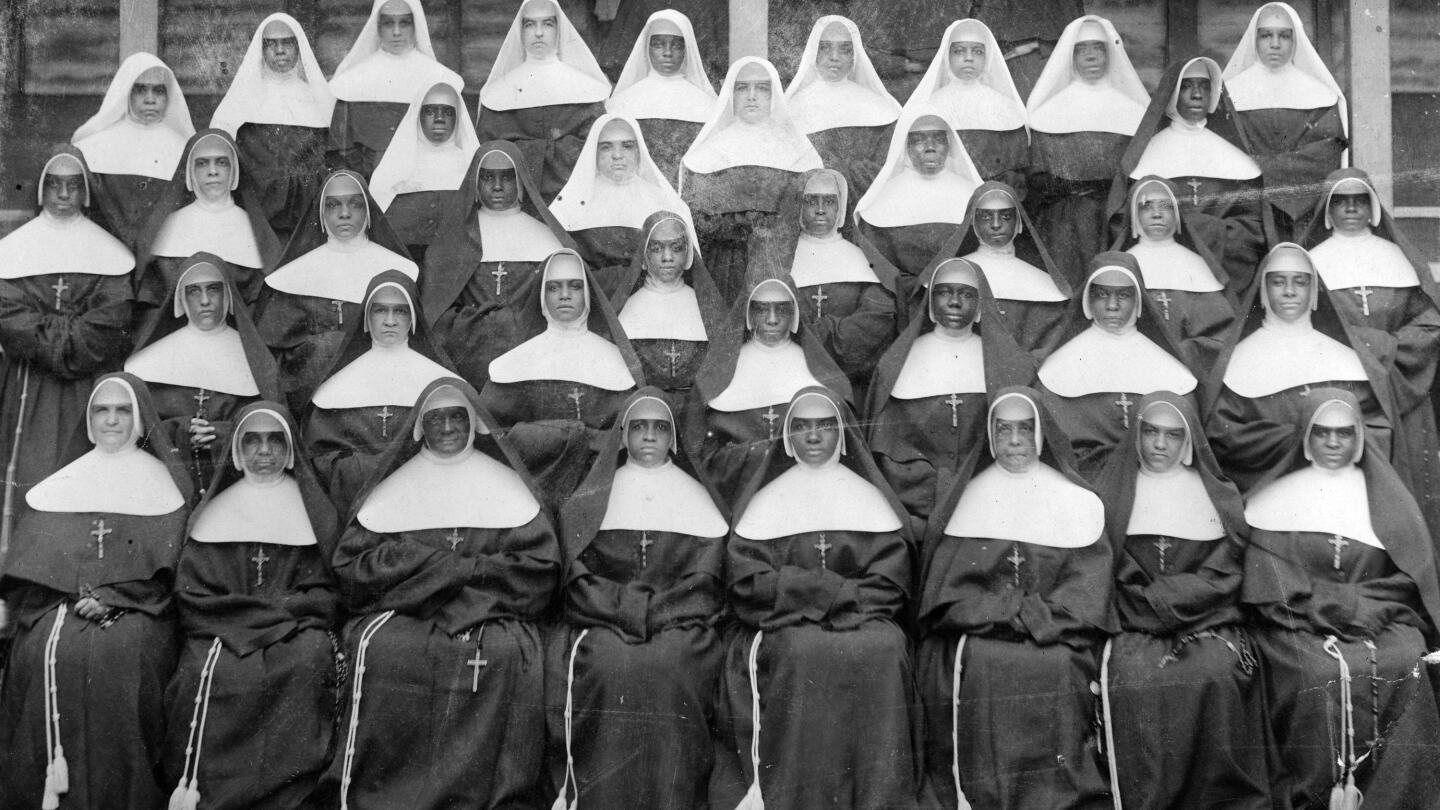 Черни католически монахини: завладяваща, дълго пренебрегвана история
