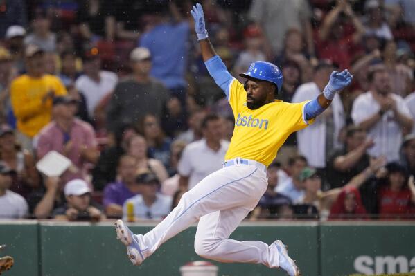Jackie Bradley Jr. signs with Blue Jays after being released by Red Sox 