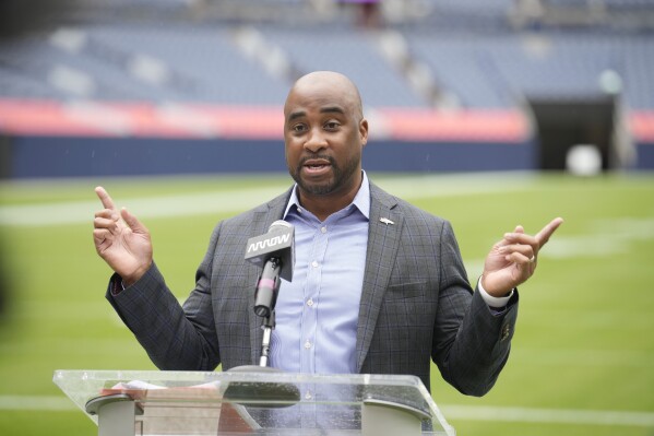 Broncos unveil $100 million upgrade to Empower Field at Mile High featuring  mammoth scoreboard