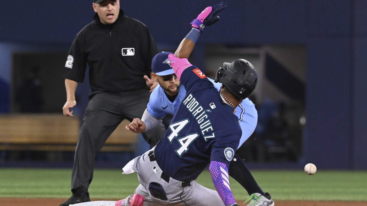 Mariners Defeat Blue Jays 8-3, Raleigh Hits Ninth Homer