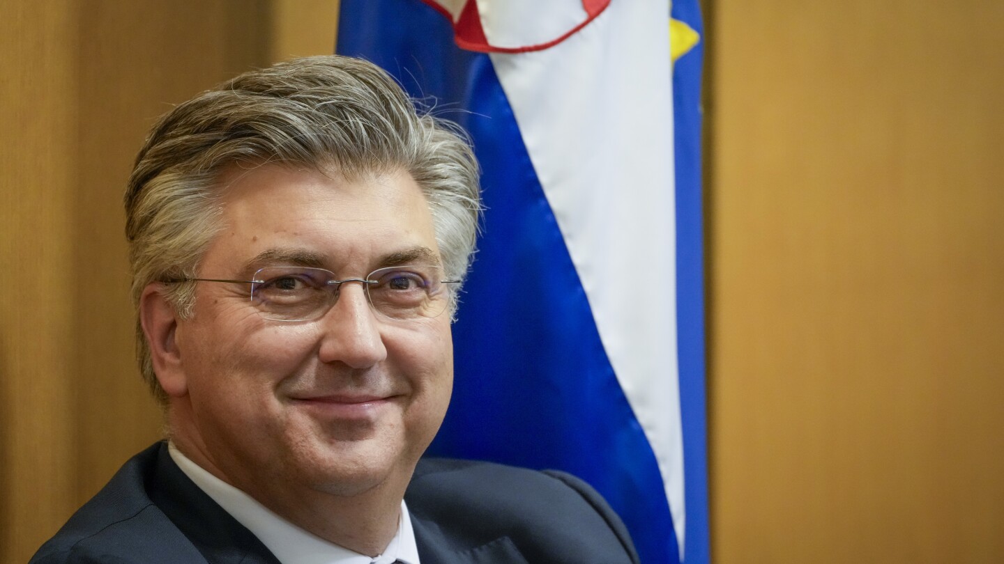 Хърватия получава ново правителство с включена крайнодясна партия преди гласуването за Европейски парламент