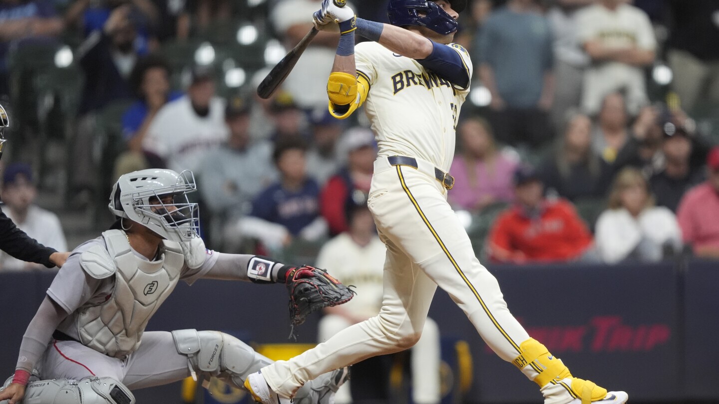Yelich's Walk-Off Grand Slam Lifts Brewers Over Red Sox