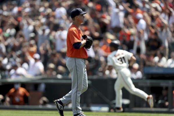 Giants hit 5 HRs, rough up Greinke, Astros 8-6