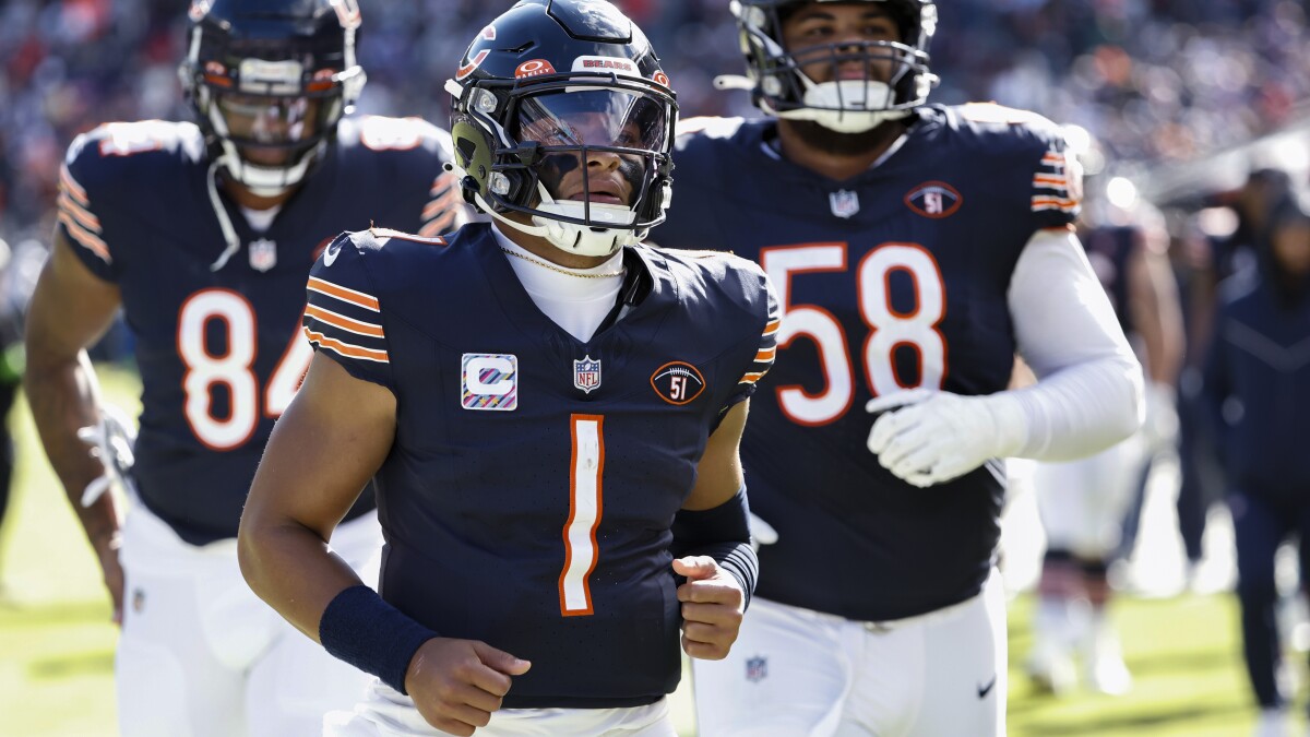 Bears say QB Justin Fields healthy enough to start against Lions