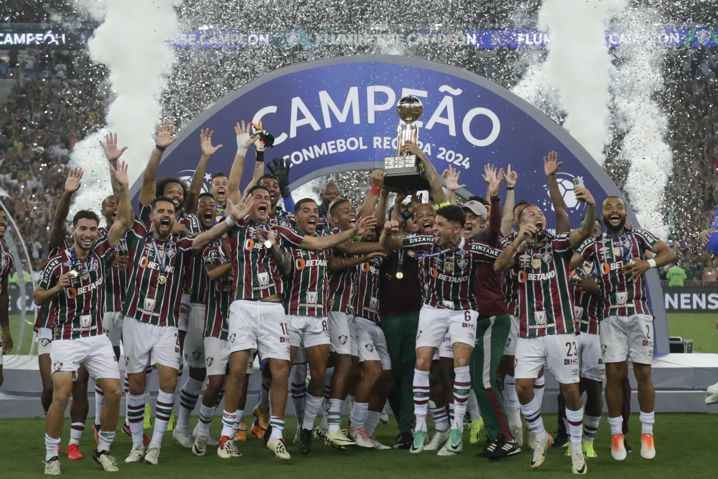 巴西弗鲁米嫩塞击败厄瓜多尔西甲夺得南美杯冠军