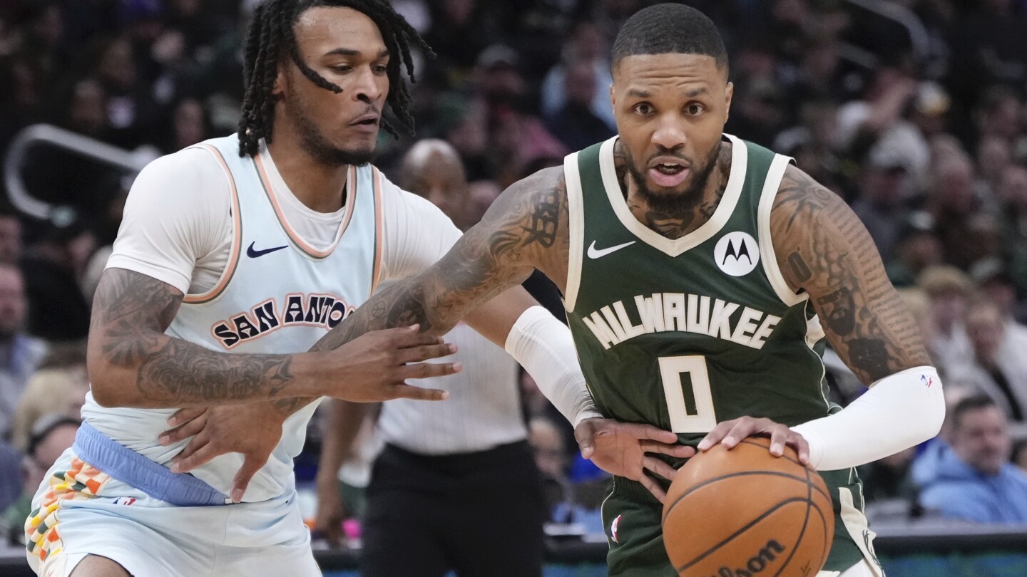 Lillard scores 26 points, Antetokounmpo adds 25 points and 16 rebounds as Bucks beat Spurs 121-105