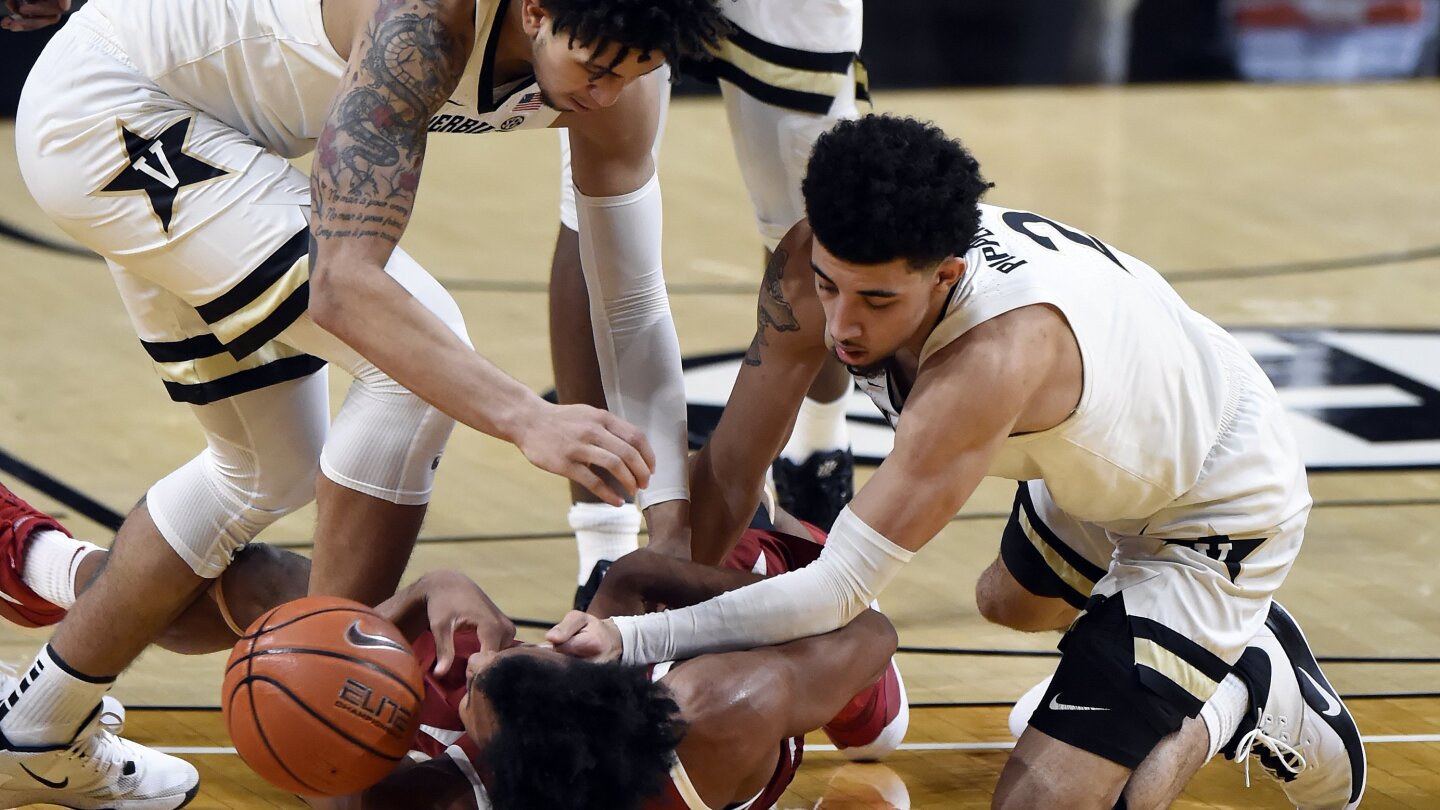 Scotty Pippen Jr leads Vandy with tips from dad, Stackhouse