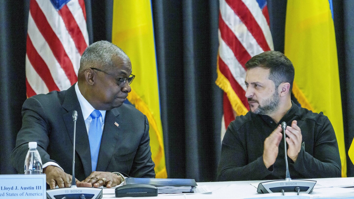 Zelenskyy presses top U.S. military officials to allow Ukraine to strike deeper in Russia