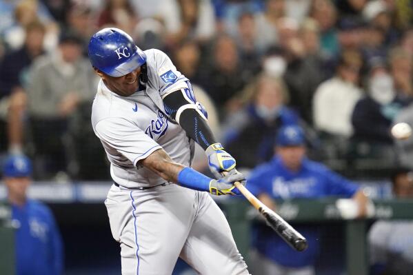 Salvador Perez lifts Royals to a win in series finale - ABC17NEWS