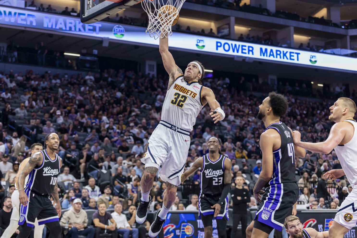 Denver ganó su primer juego sin Michael Malone. Foto: AP News