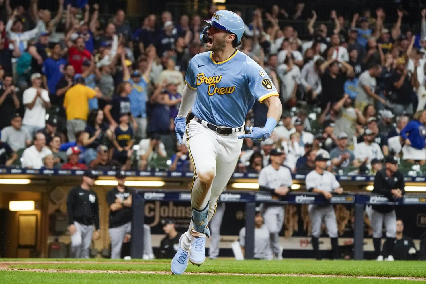 New York Yankees' Aaron Judge talks with Milwaukee Brewers' Rowdy Tellez  during the third inning of a baseball game Saturday, Sept. 17, 2022, in  Milwaukee. (AP Photo/Aaron Gash Stock Photo - Alamy