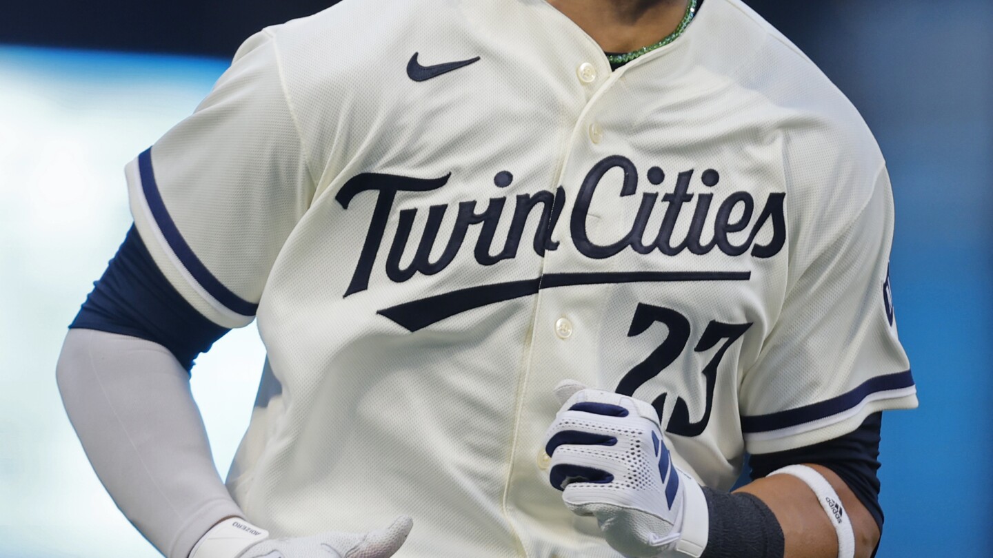Royce Lewis hits his 2nd slam in 2 days; Twins top the Guardians