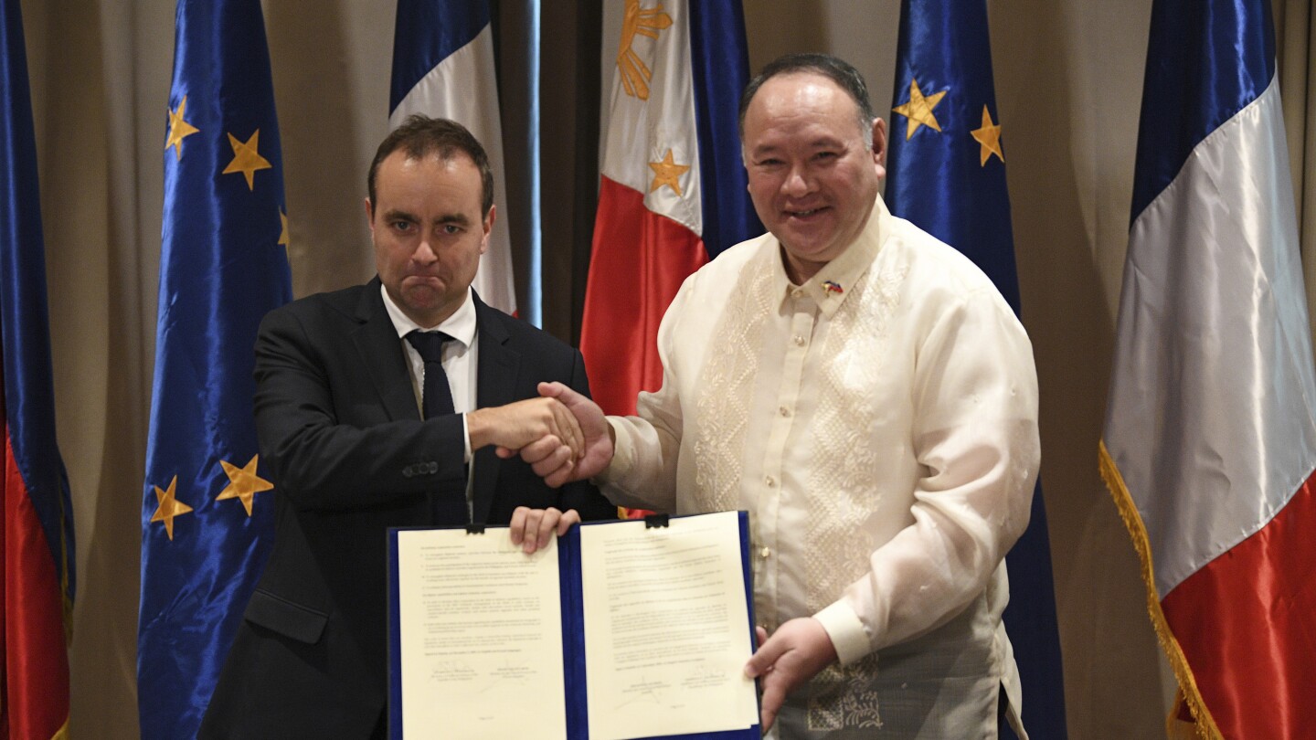 La France et les Philippines attendent avec impatience de conclure un accord de sécurité qui permettrait des exercices militaires conjoints de combat