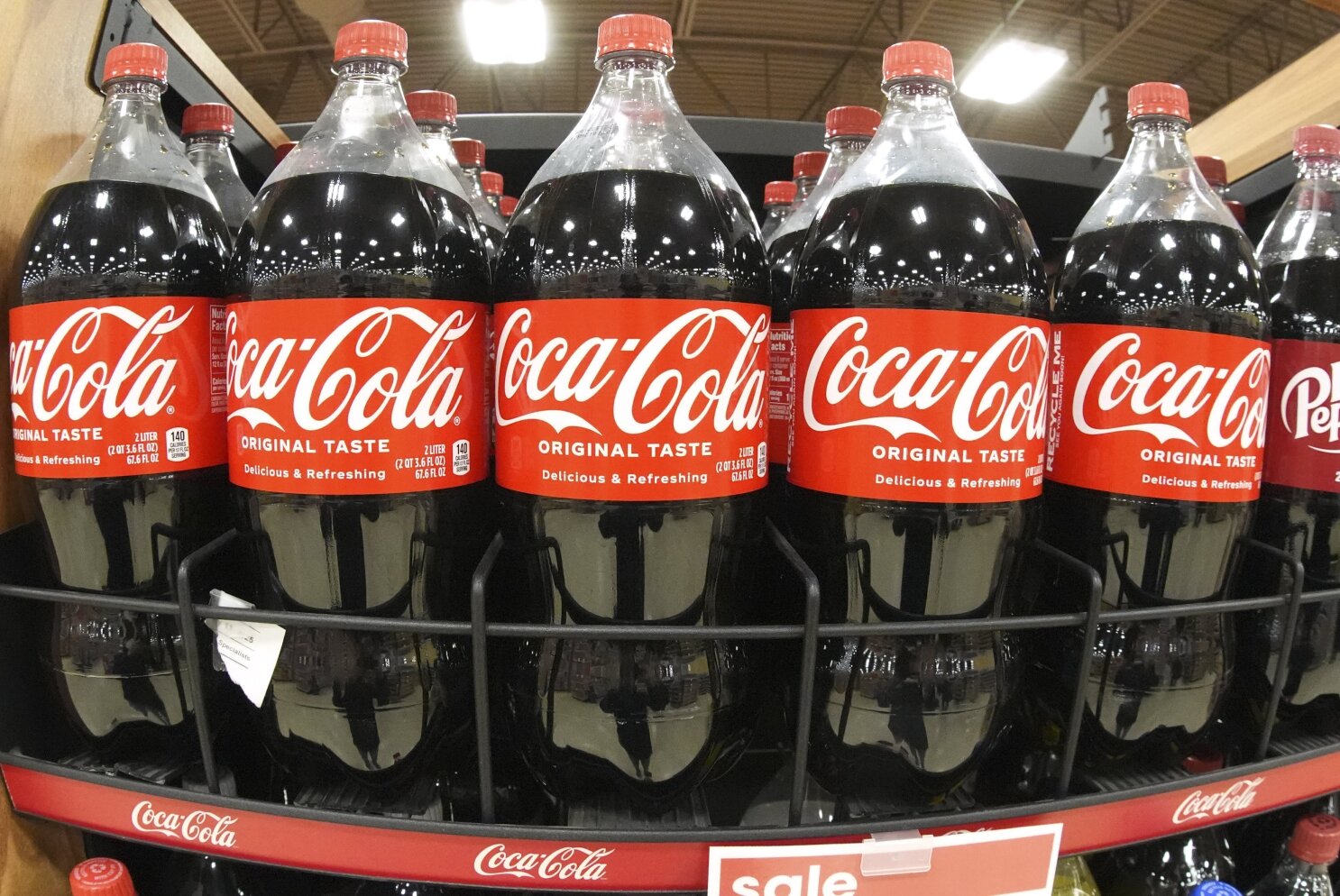 Coca-Cola reports better-than-expected quarterly profit, says it can manage through tariffs | AP News