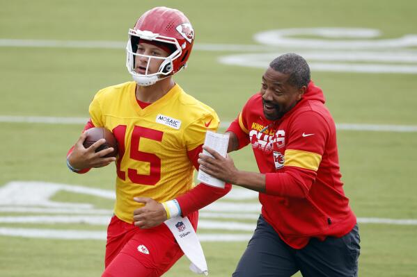 NFL notes: Chiefs' Patrick Mahomes returns to practice