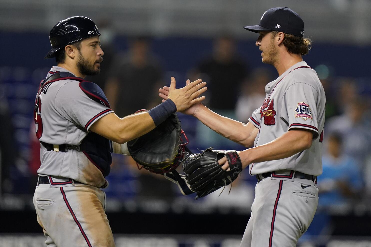 Braves to place Travis d'Arnaud on 10-day injured list
