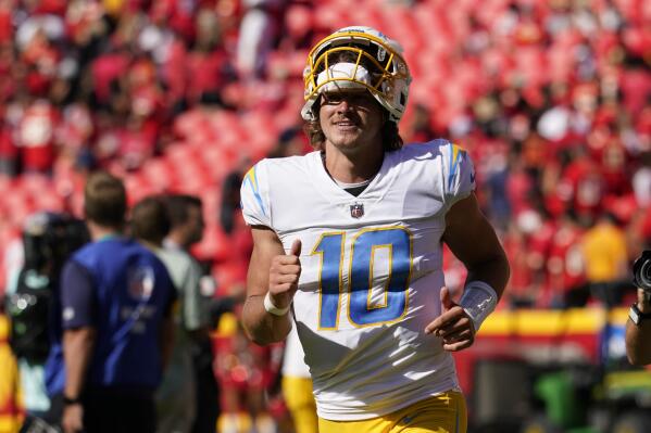 Justin Herbert thriving as rookie QB for Chargers