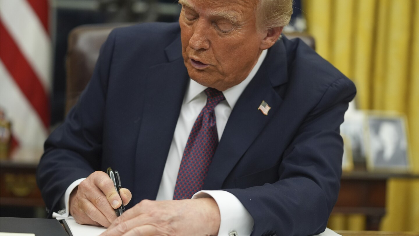 Judge Temporarily Blocks Trump’s Executive Order on Birthright Citizenship Redefinition