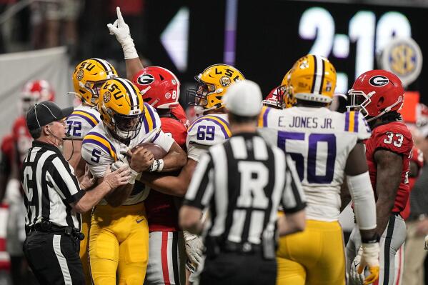 University of Georgia Print Jalen Carter Holding LSU Player 