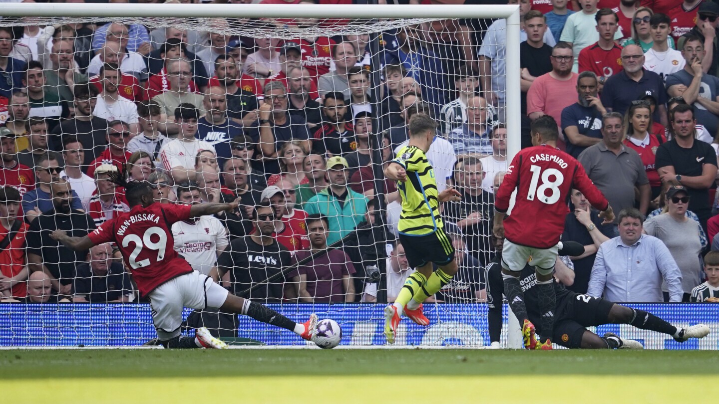 Арсенал побеждава Ман Юнайтед с 1-0, за да стигне до надпреварата за титлата с Ман Сити до последния ден от сезона във Висшата лига