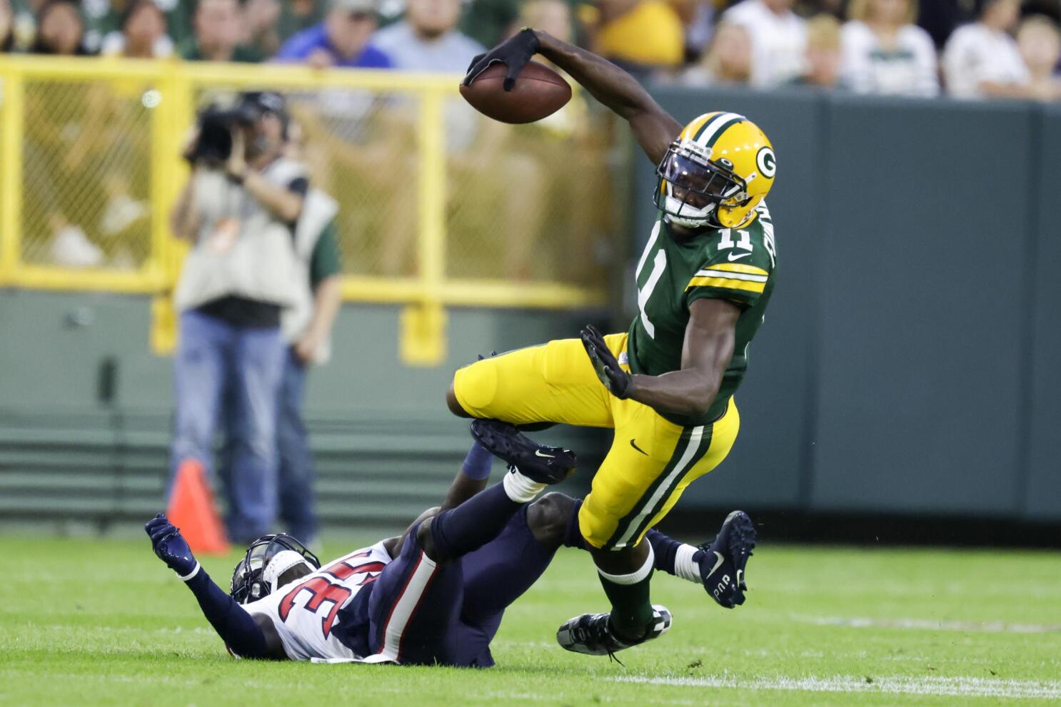 Packers place receiver Devin Funchess on injured reserve