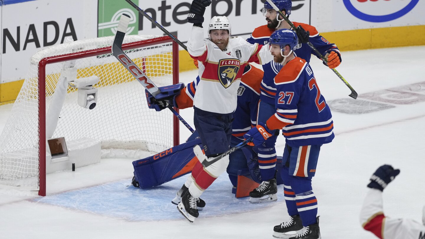 Sam Bennett scores twice to put the Panthers ahead of the Oilers 3-2 in Game 1 of Stanley Cup Final