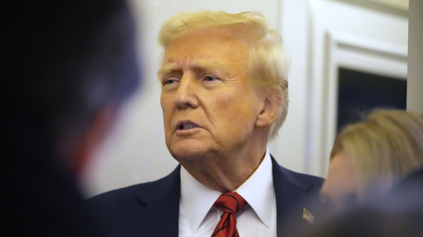 Atualizações ao vivo: a Casa Branca defende a pausa de financiamento de Trump
 #ÚltimasNotícias