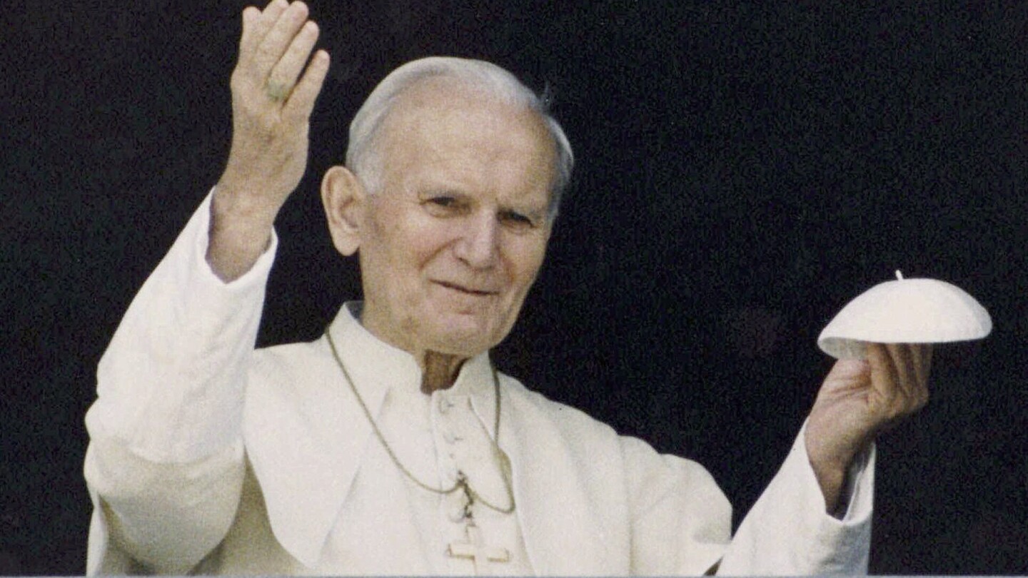 John Paul II's hospital stays at Gemelli were much longer than Pope Francis' so far. Here's a look