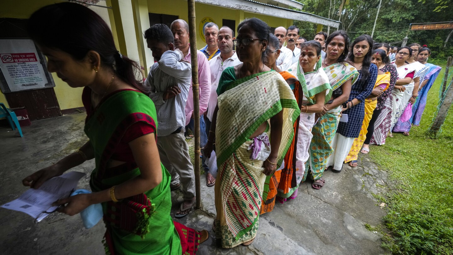 2024 年ロク・サバ州選挙: インドが大量の投票箱で投票を開始