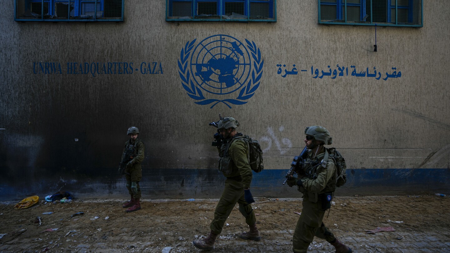 Израел разкри тунели под централата на агенцията на ООН за палестинските бежанци в град Газа