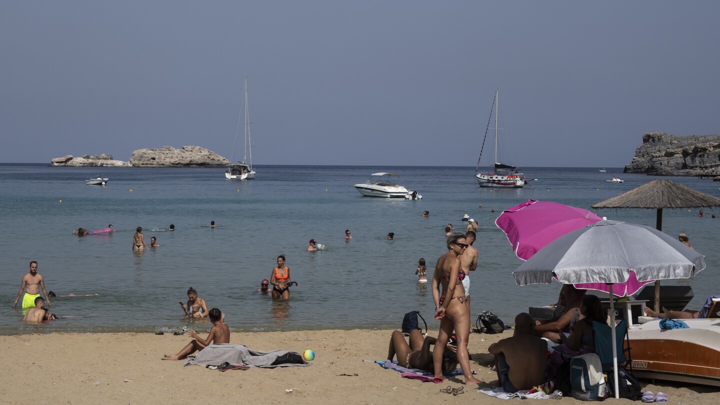 Greek islands launch special visa program for Turkish visitors in diplomatic effort to calm region