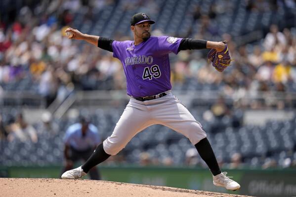 Rockies' Antonio Senzatela injured, pulled from Pirates game in