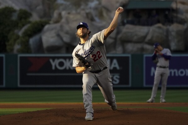 Dodgers mulling what to do with ace Clayton Kershaw's sore