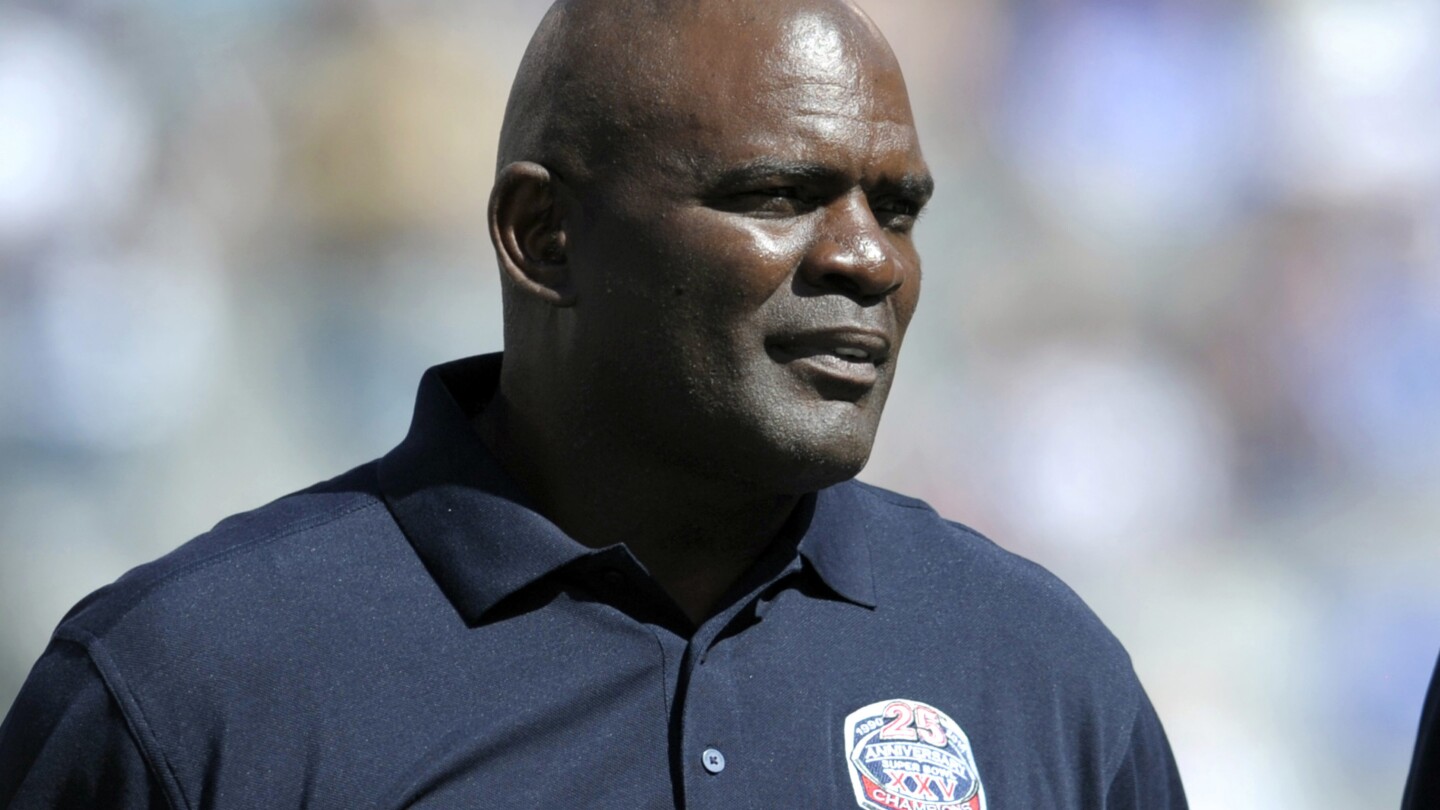 NFL Hall of Famer Lawrence Taylor charged with failing to update address on sex offender registry