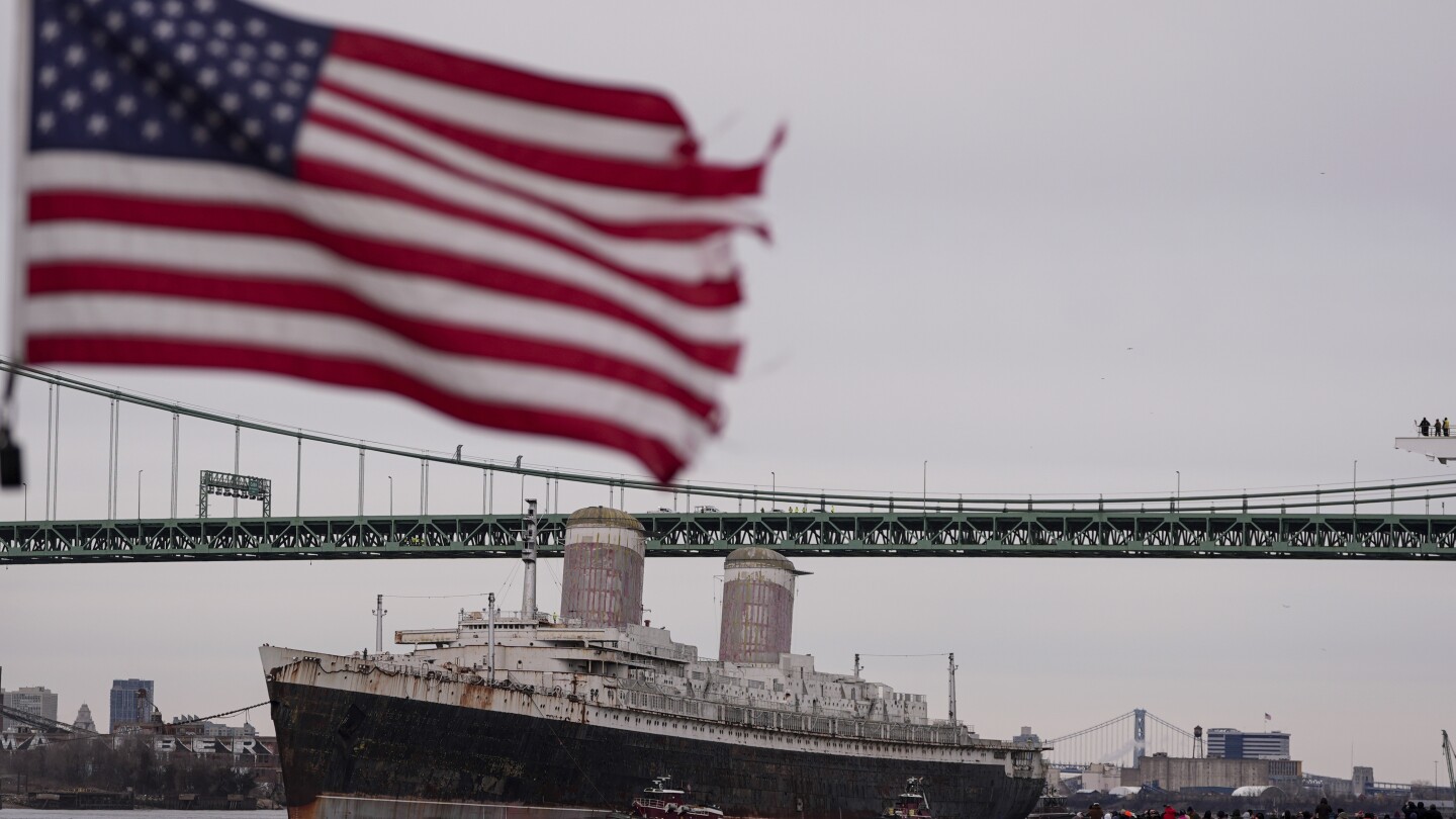 Historic ocean liner departs Philadelphia on voyage to become the world’s largest artificial reef