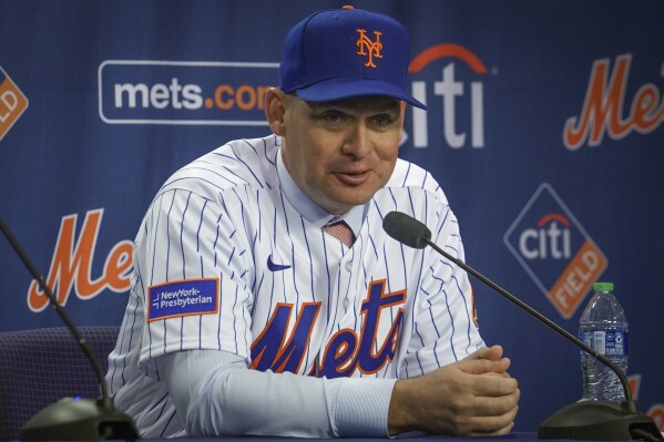 Mendoza starts Mets job emphasizing how close team was to success in 2022, not this year's fall | AP News