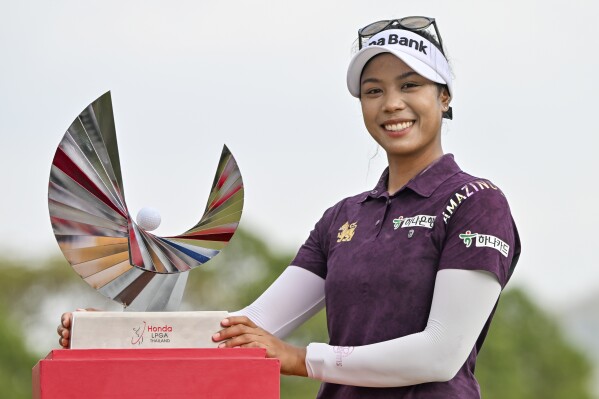 Celine Boutier takes lead with 64 at HSBC Women's World Championship