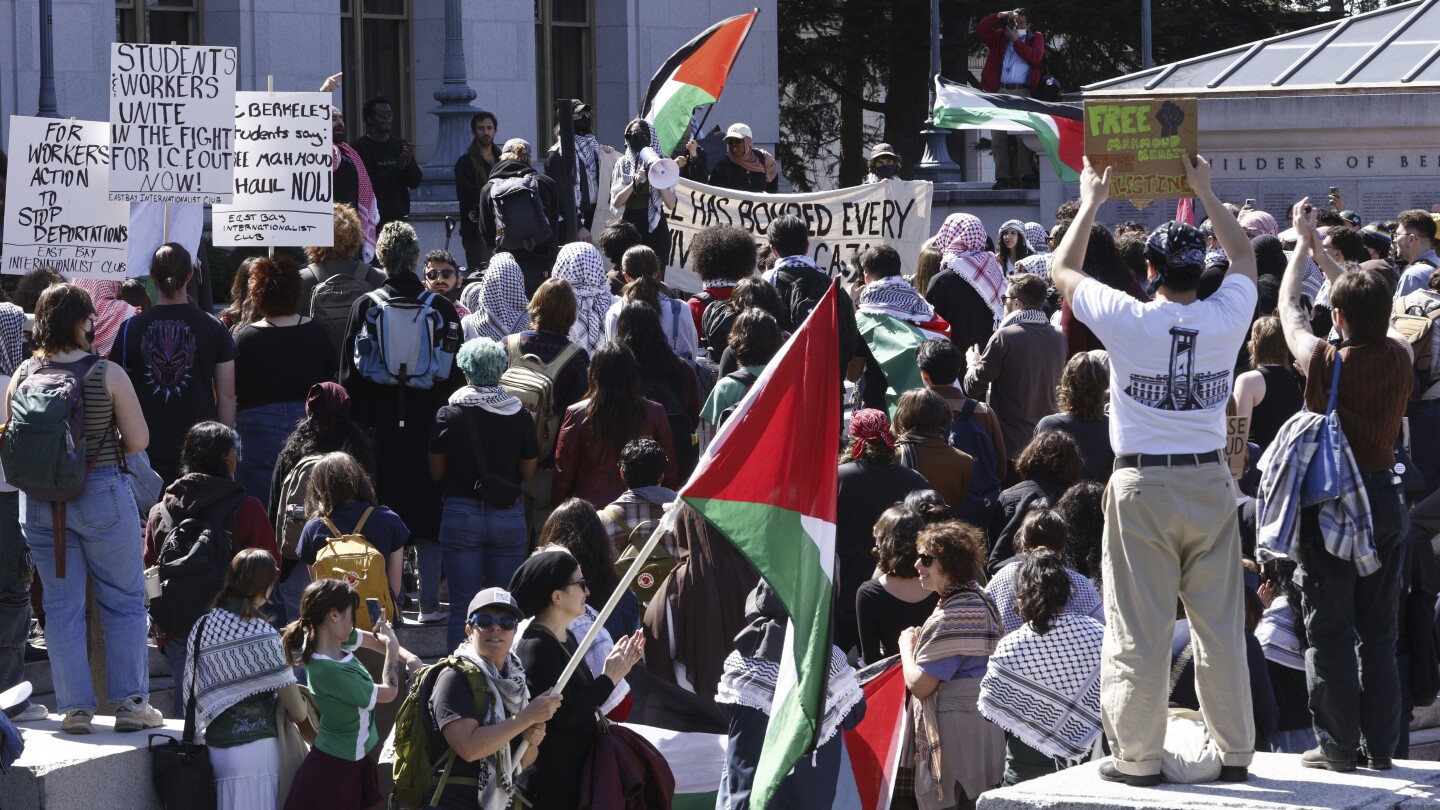 White House pressures Columbia University as it seeks to deport pro-Palestinian activists