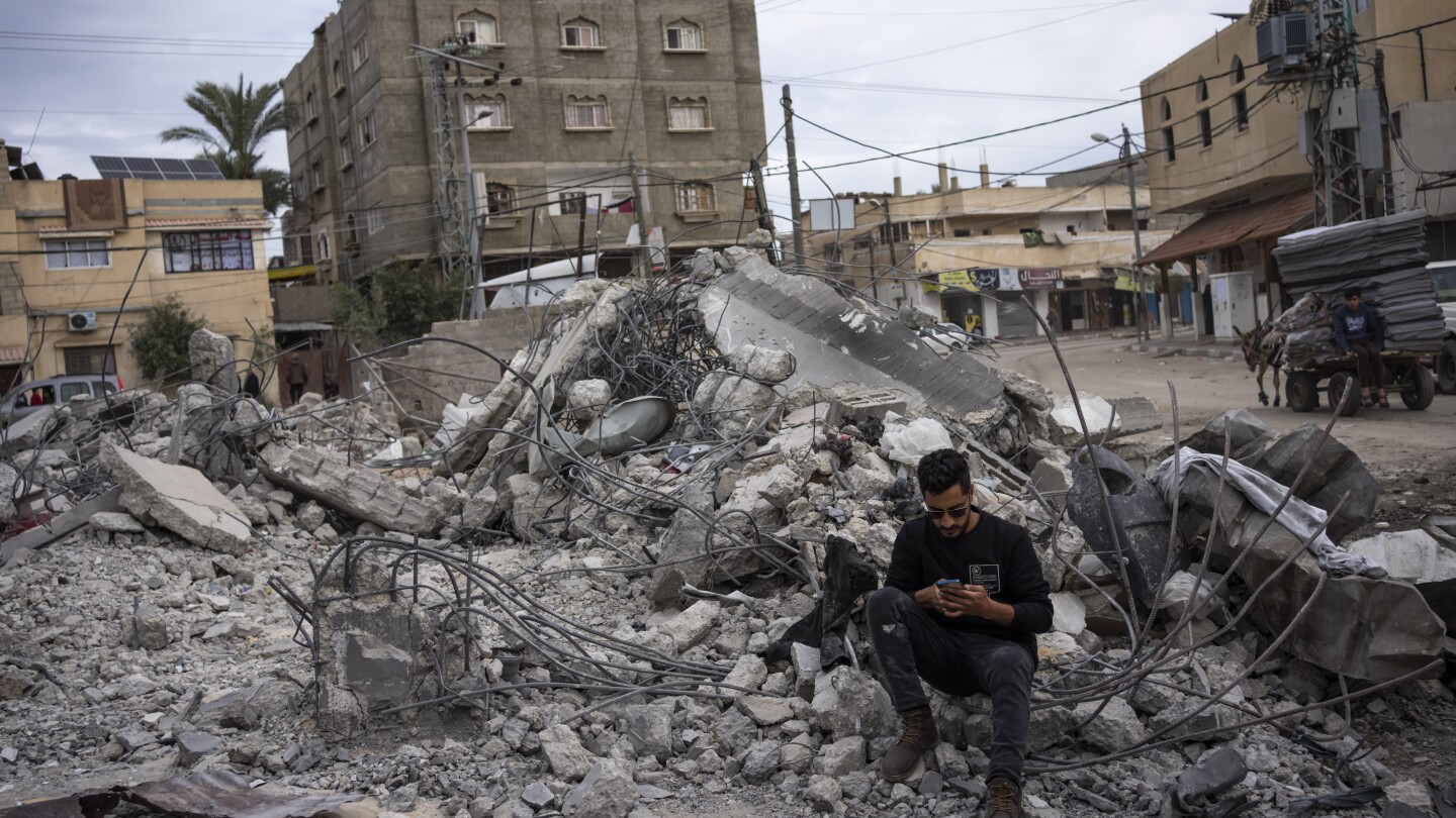 Een luchtaanval van een Israëlische gijzelaarsreddingsoperatie vernietigt een hele Palestijnse familie in een grensstad met Gaza