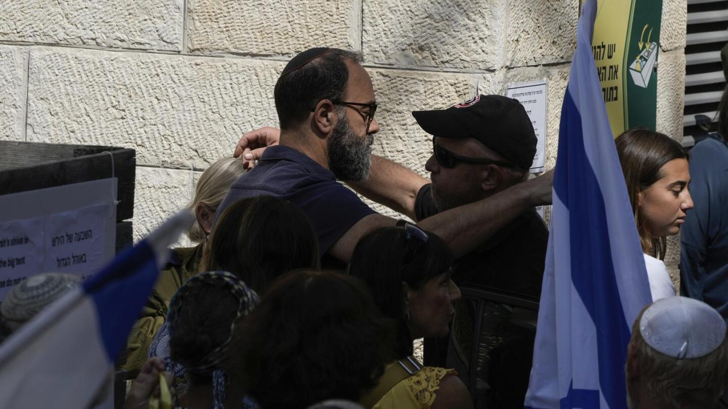 Funeral held for Israeli-American hostage Hersh Goldberg-Polin after death in Gaza