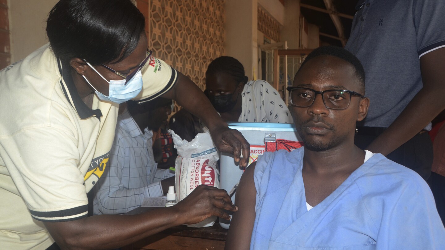 КАМПАЛА Уганда AP — Уганда разгърна национална кампания за ваксиниране