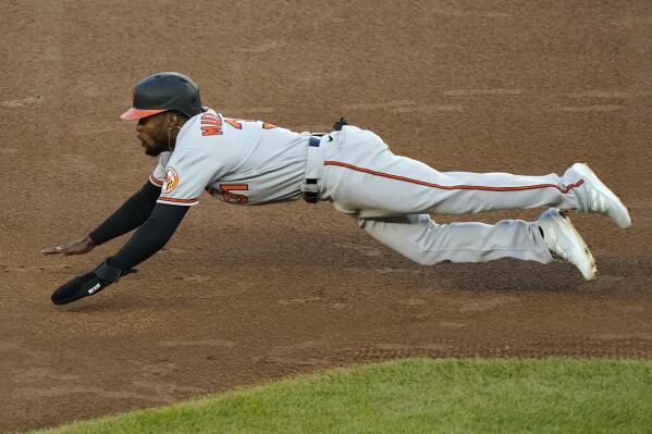 Cedric Mullins becomes first Oriole with 30 home runs, 30 stolen