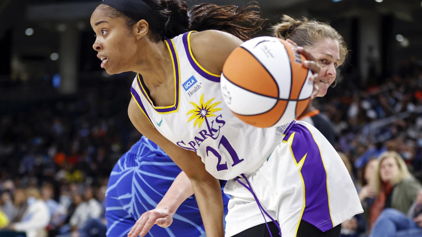 Los Angeles Sparks Sign Multi-Year Deal With UCLA Health