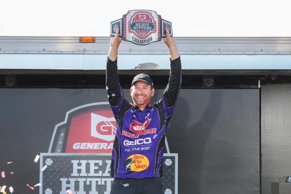 Professional angler Ott DeFoe of Blaine, Tennessee, boated four scorable bass weighing 16 pounds, 6 ounces to top the final-day Championship Round and win the top prize of $100,000 and the Championship Title at the Major League Fishing General Tire Heavy Hitters Presented by Bass Pro Shops on Lake Palestine. (Photo by Josh Gassmann/MLF)