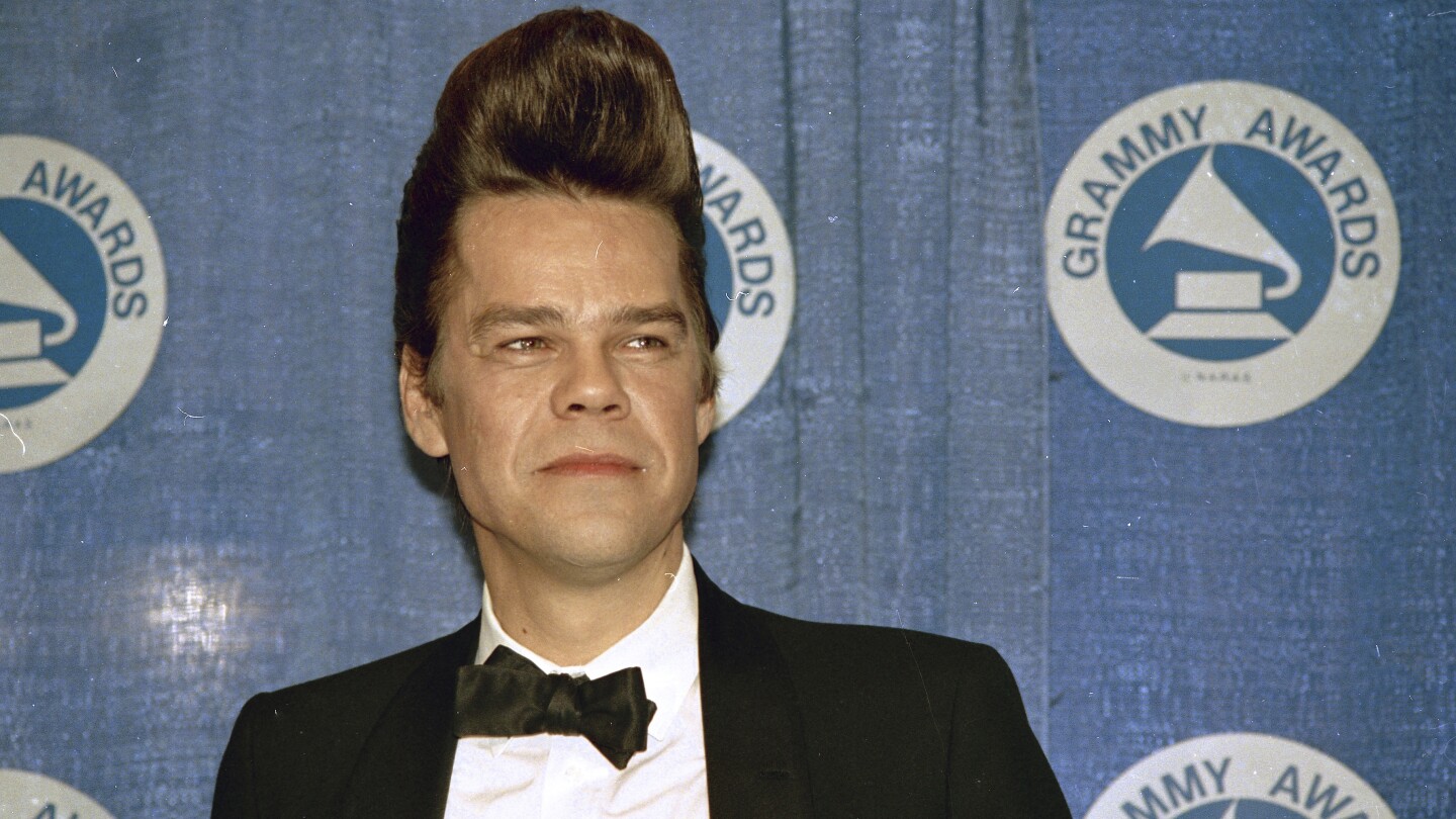 David Johansen, singer from the seminal punk band the New York Dolls, dies at 75