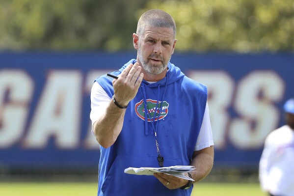 Florida coach Billy Napier turns to 30-year-old Austin Armstrong to revamp  a porous defense | AP News